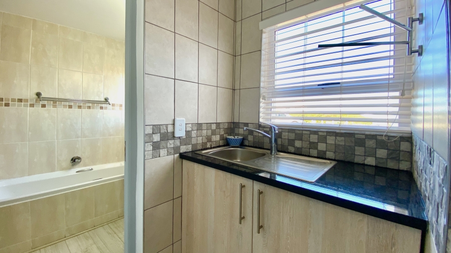 2 Bedroom Property for Sale in Dwarskersbos Western Cape